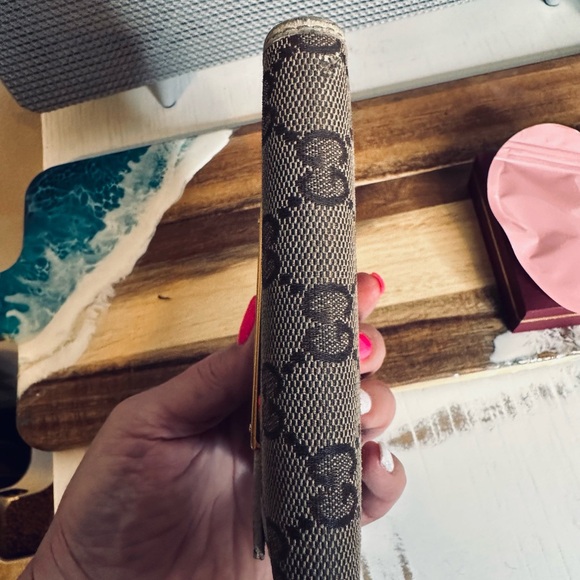 Gucci Monogram Beige and Brown Clutch - Picture 6 of 7